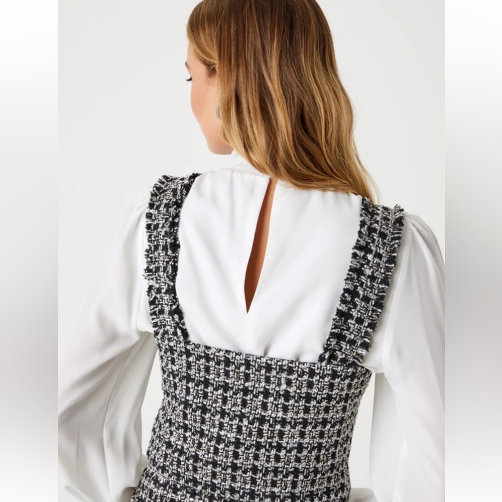 Lulus Upscale Instinct Black and Silver Tweed
Button-Front Tank Top size XS - Picture 4 of 11